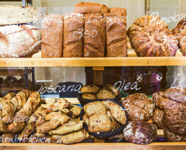 how to create a bakery menu